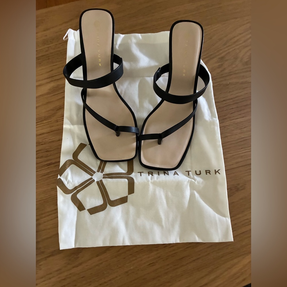 Trina Turk Vega Black Strappy Sandals size 8